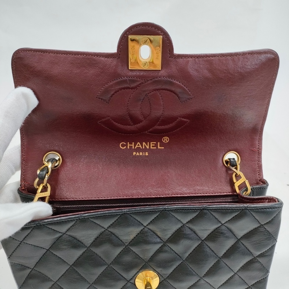 Chanel Matelasse Single Flap Single Chain Lamb Leather Bag - Picture 12 of 16
